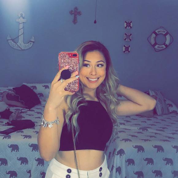 Meet your Posher, Litzy - Picture 1 of 1